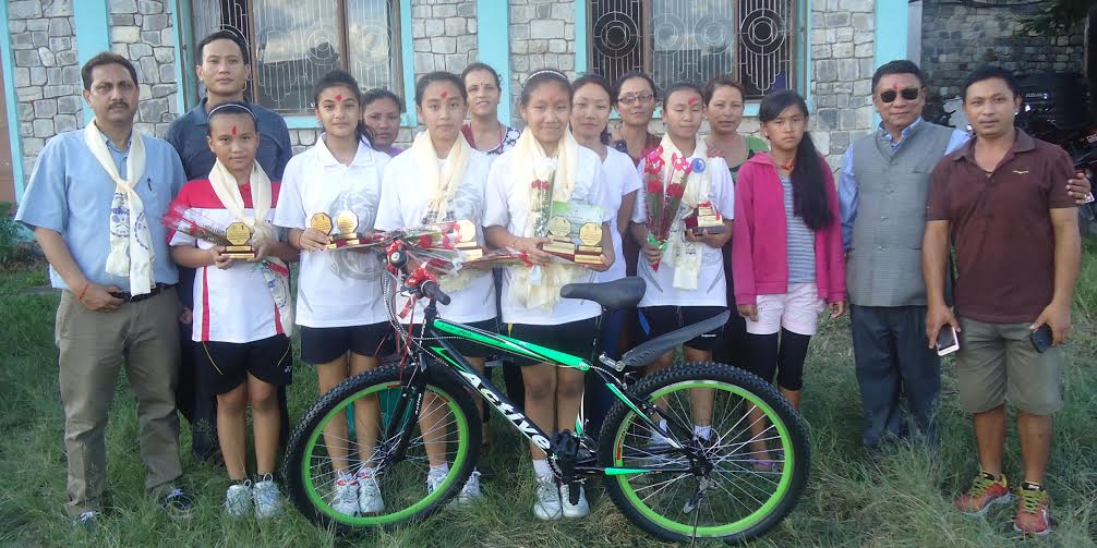 स्व. इन्द्रबहादुर गुरुङ स्मृति- टप्स पोखरालाई उपाधी