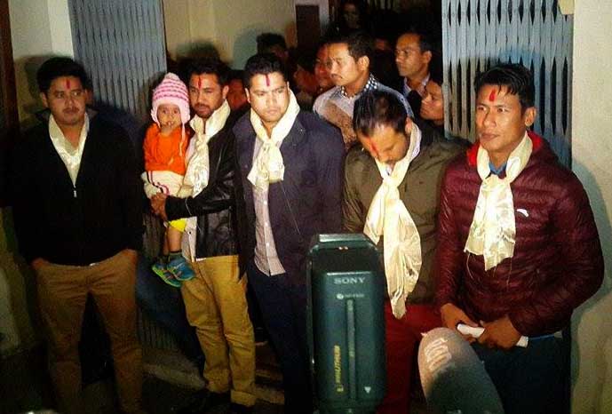 Sagar Thapa and fixing