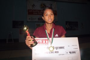 सर्वोत्कृष्ट खेलाडी एपिएफकी सरस्वती चौधरी । 