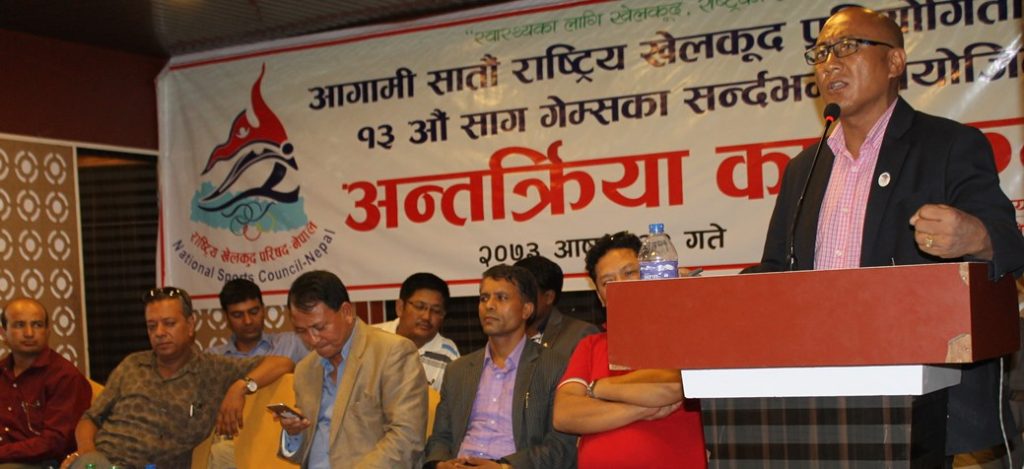 अन्तक्रिया  बोल्दै राखेप उपाध्यक्ष लामा टेन्डी शेर्पा । 