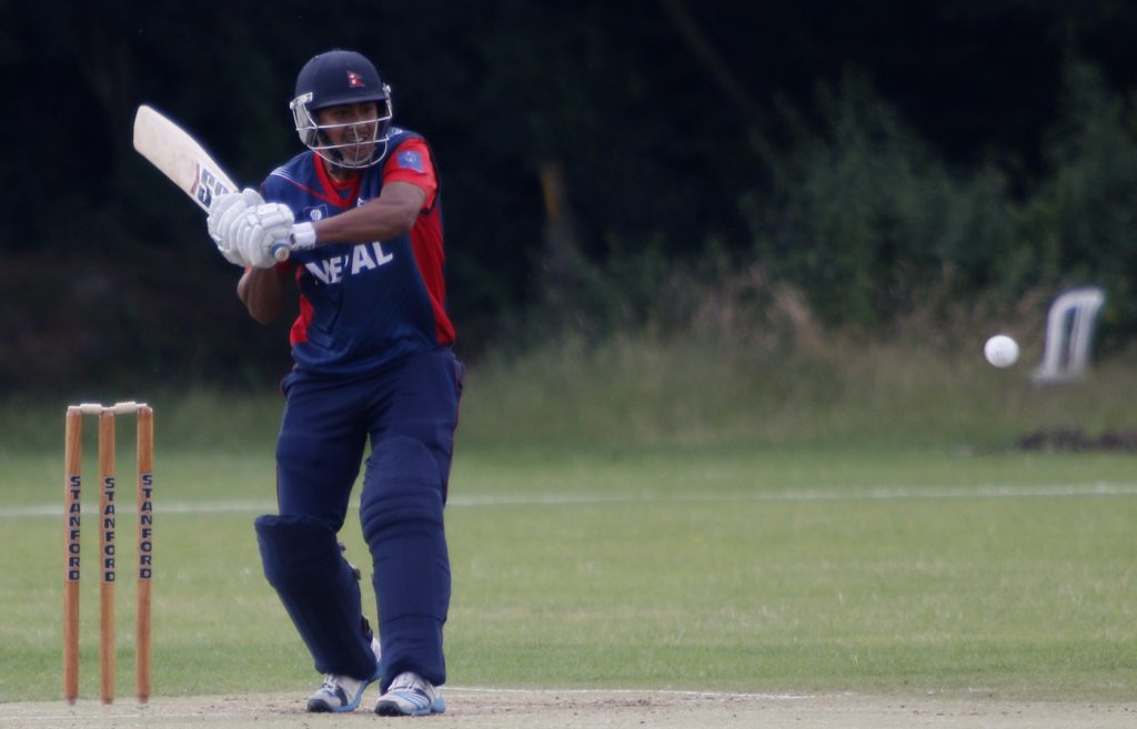 ब्याटिङका क्रममा उपकप्तान ज्ञानेन्द्र मल्ल । 